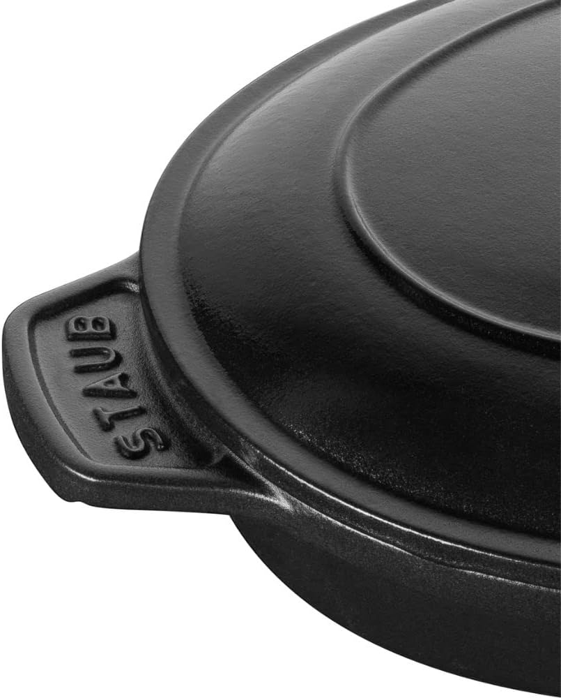 Staub Auflaufform, Oval (23 x 17 cm, 1 L mit mattschwarzer Emaillierung im Inneren der Auflaufform) Schwarz