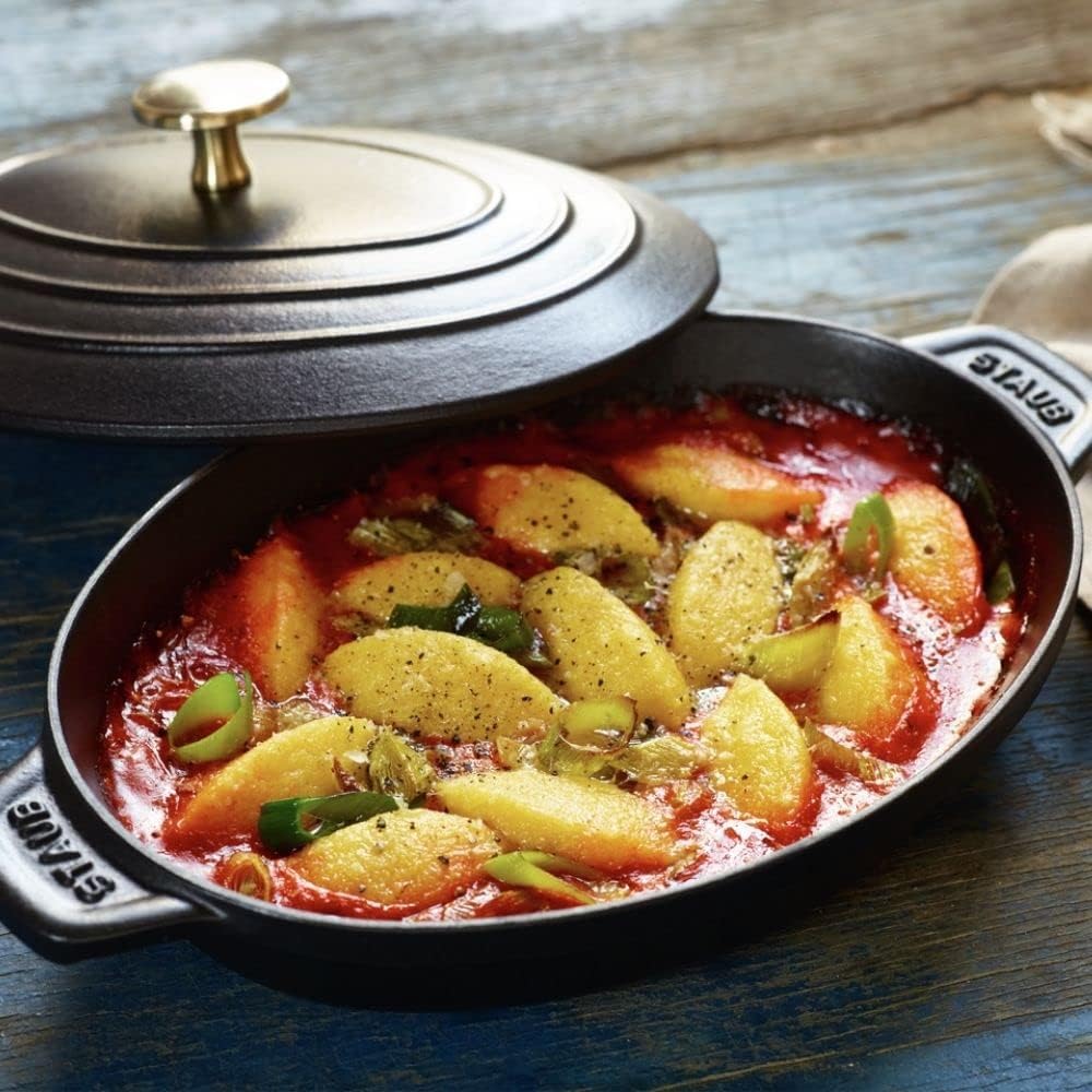 Staub Auflaufform, Oval (23 x 17 cm, 1 L mit mattschwarzer Emaillierung im Inneren der Auflaufform) Schwarz