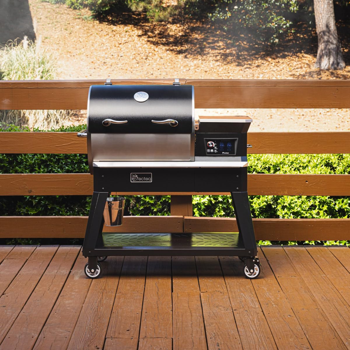 recteq Patio Legend 600 Pellet Smoker, Pellet Grill with Wifi & App Connectivity, Outdoor Smokers Grills, Wood Pellet Grills, Temp Range 180° to 700+°, Smoker Grill + Grilling Basics Bundle