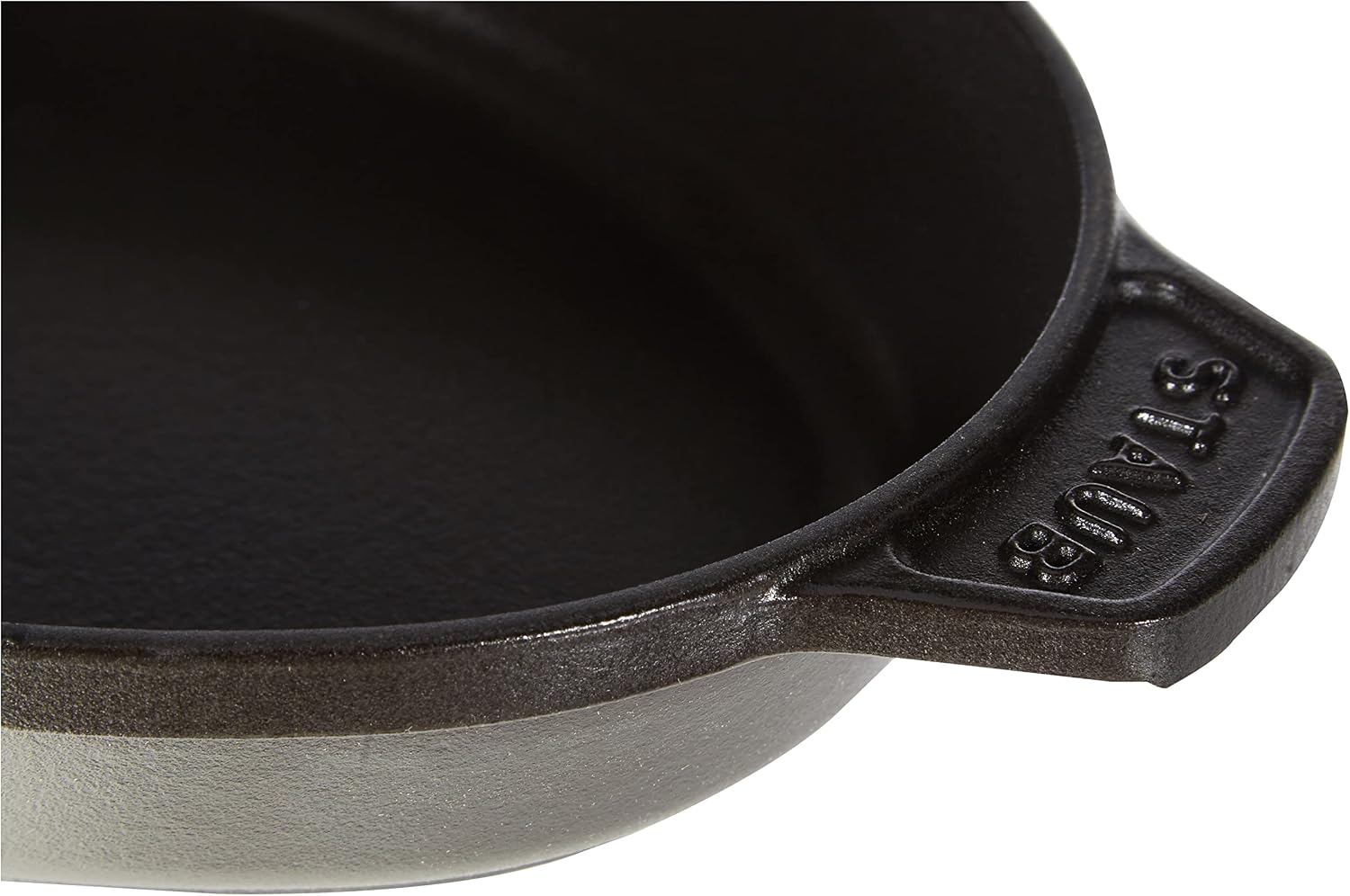 Staub Auflaufform, Oval (23 x 17 cm, 1 L mit mattschwarzer Emaillierung im Inneren der Auflaufform) Schwarz