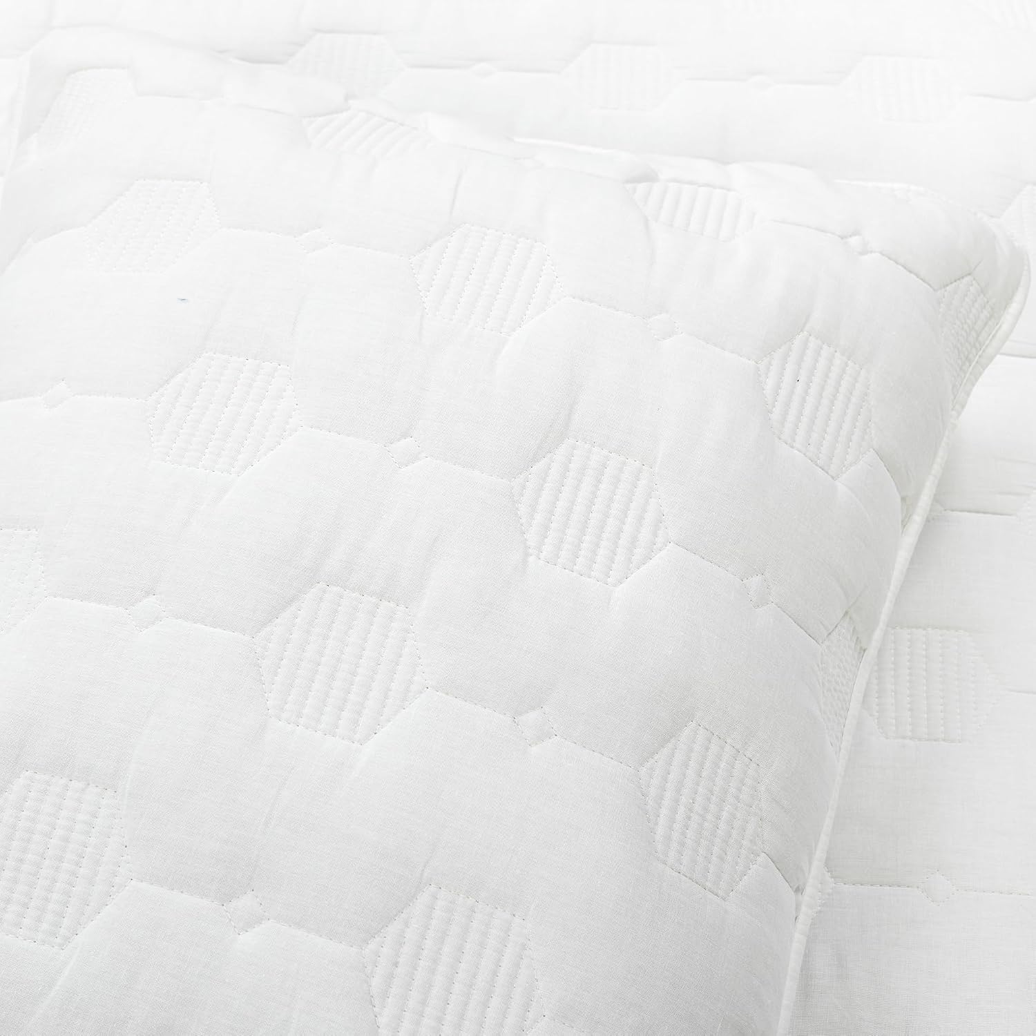 Lush Decor Hexagon Honeycomb Embroidered Textured Cotton Quilt 3 Piece Set Full/Queen White - Bedding Set - Geometric White Quilt - Minimalist Modern Decor