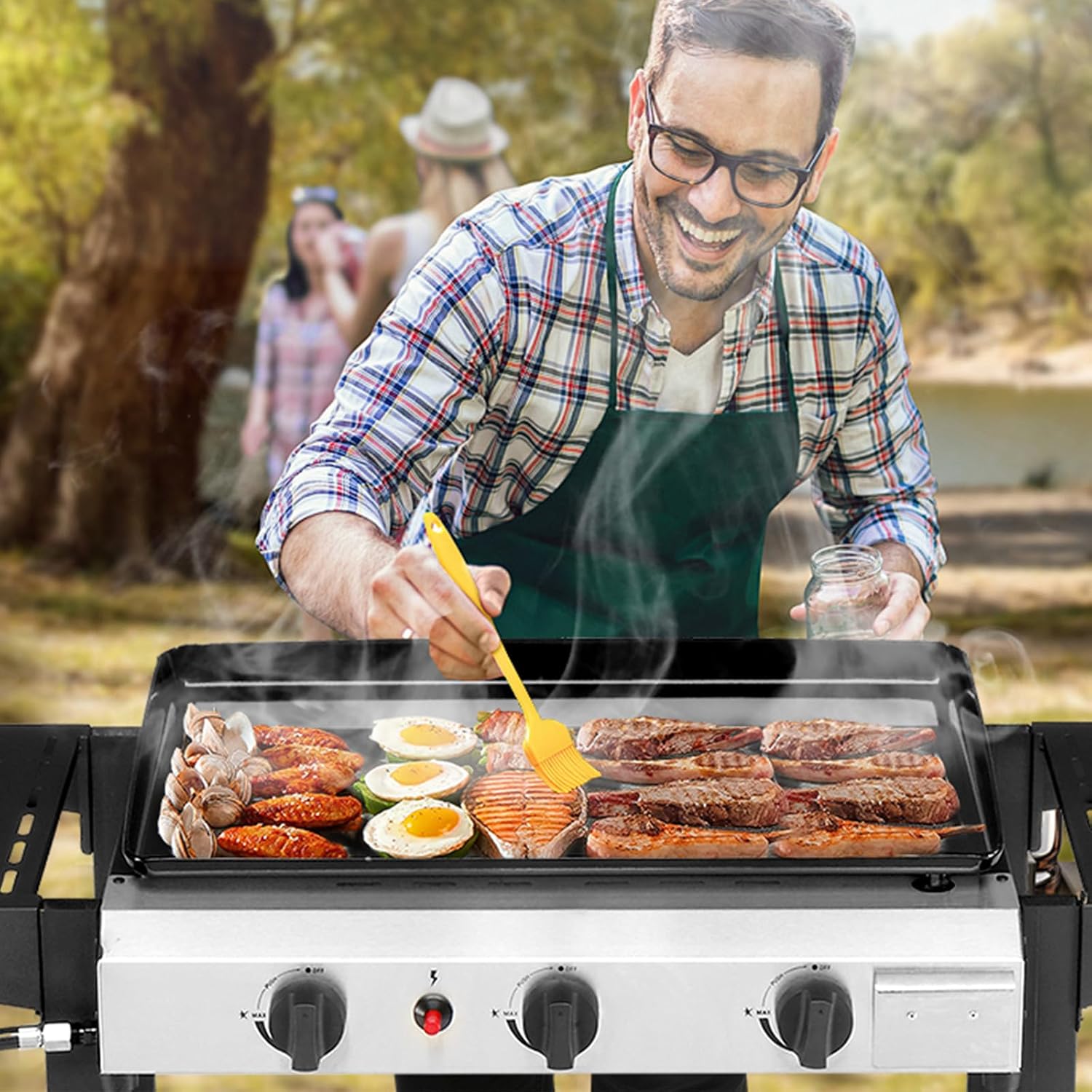 3-Burner Flat Top Gas Griddle Cooking Station with Ceramic Coated Cast Iron Pan, 30,000 BTU Propane Fuelled Griddle Station with Side Shelves & Spice Rack for Outdoor Barbecue Backyard Cookout