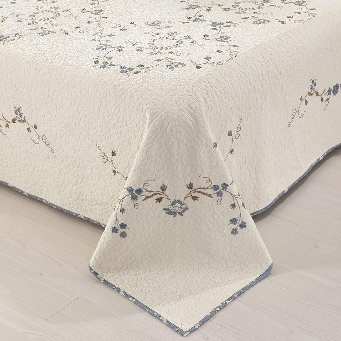 vctops 3-Piece Elegant Floral Embroidered Bedspread Coverlet Set Oversize Queen 100% Cotton Reversible Patchwork 1 Quilt and 2 Pillow Shams (Flower B,Oversize Queen)