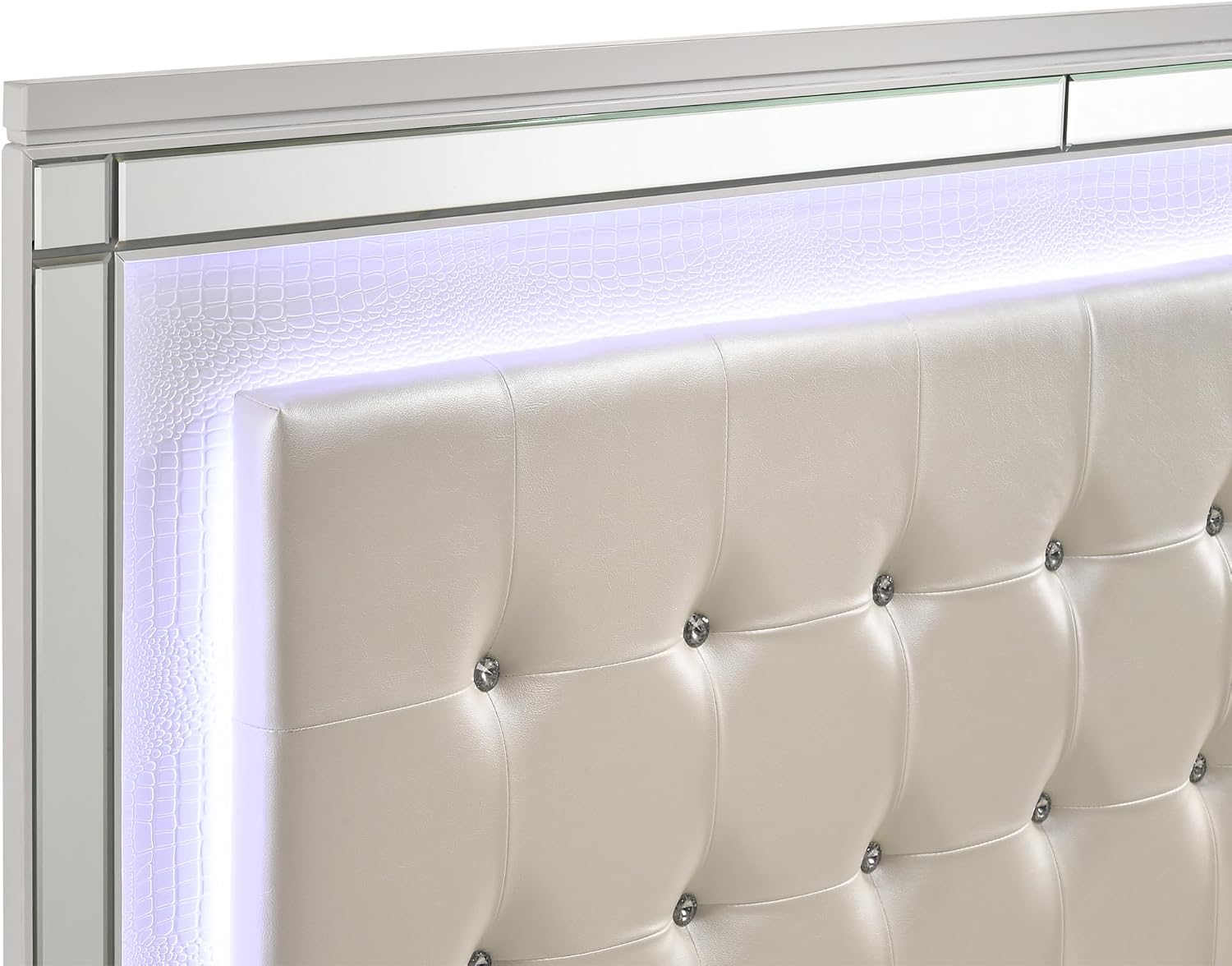 New Classic Furniture Valentino Wood Queen Bed, White