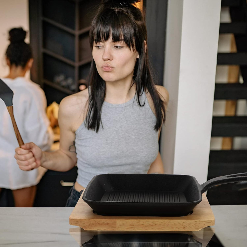Grill Pan Frying Pan Steak Bacon Pan with Wooden Tray Deep Square Griddle Pan Iron Kitchen Grill Cookware for Steak Fish BBQ 2 Set Wok