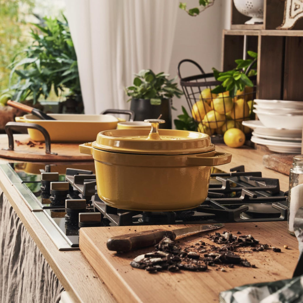 STAUB Enamelled Cast Iron Casserole Dish with Lid, Suitable for All Heat Sources Including Induction, 4 People, Round, 24 cm, 3.70 L, 4.7 kg, Lemon