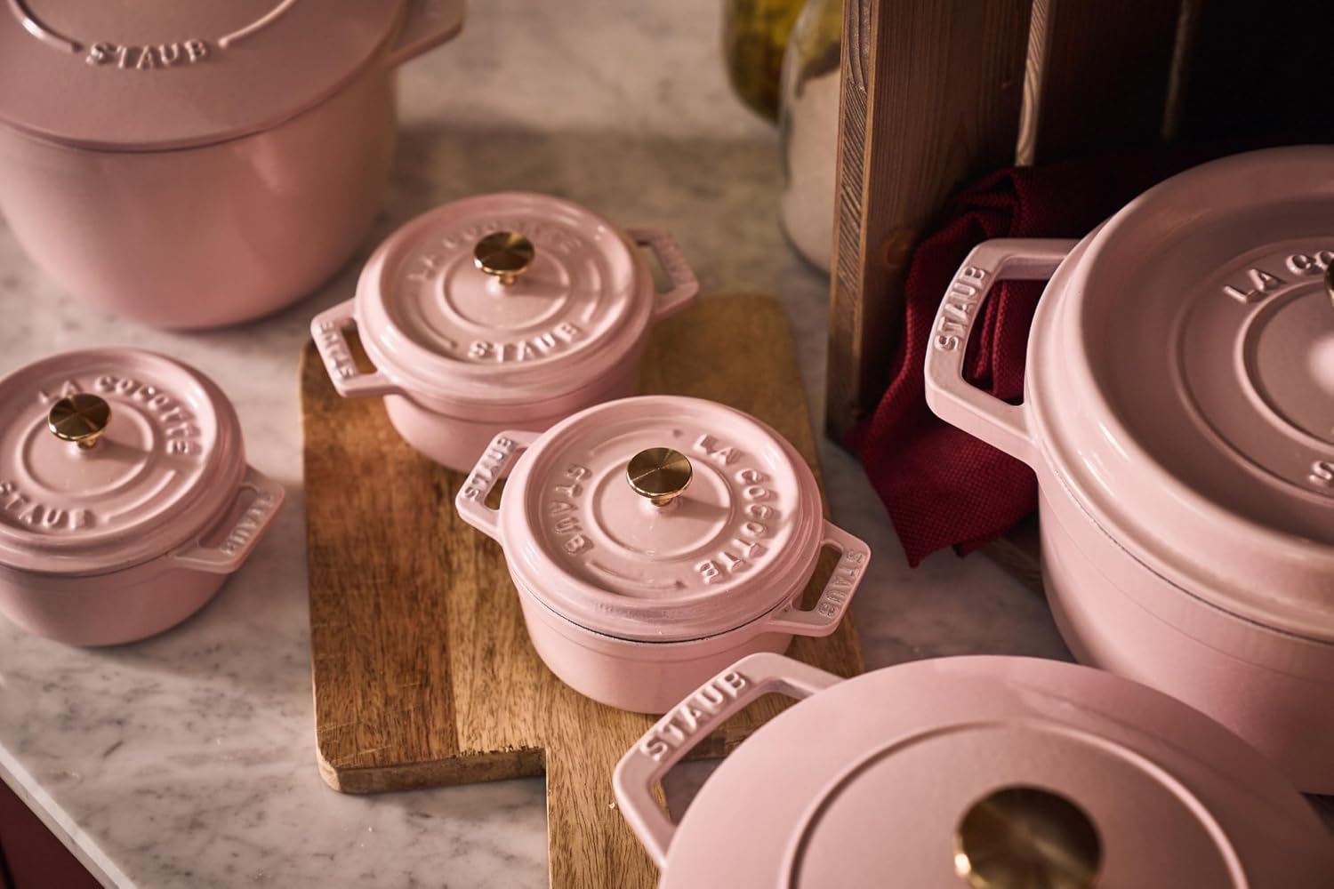 staub La Cocotte de GOHAN Sorbet Rose Z1030-213 La Cocotte de Gohan Sorbet Rose M 6.3 inches (16 cm) Pink Rice Pot, 2 Pieces, Cast Iron Pot, Rice Cooker