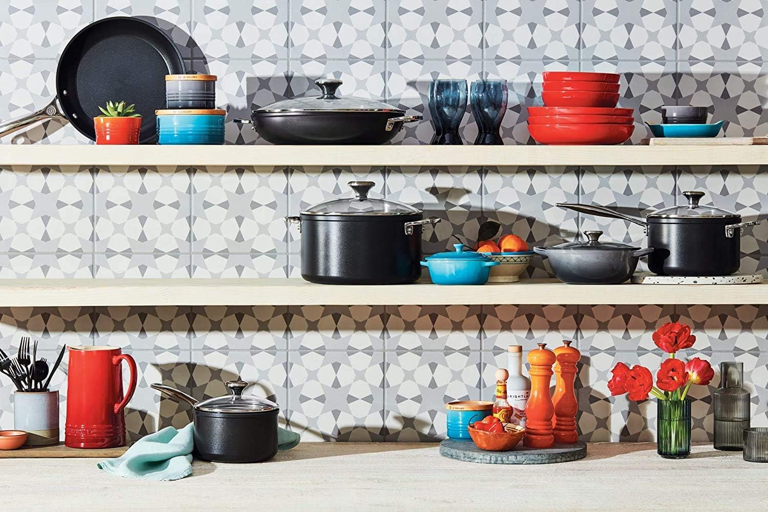 Le Creuset Toughened Nonstick PRO Shallow Casserole/Braiser with Glass Lid, 4 qt.
