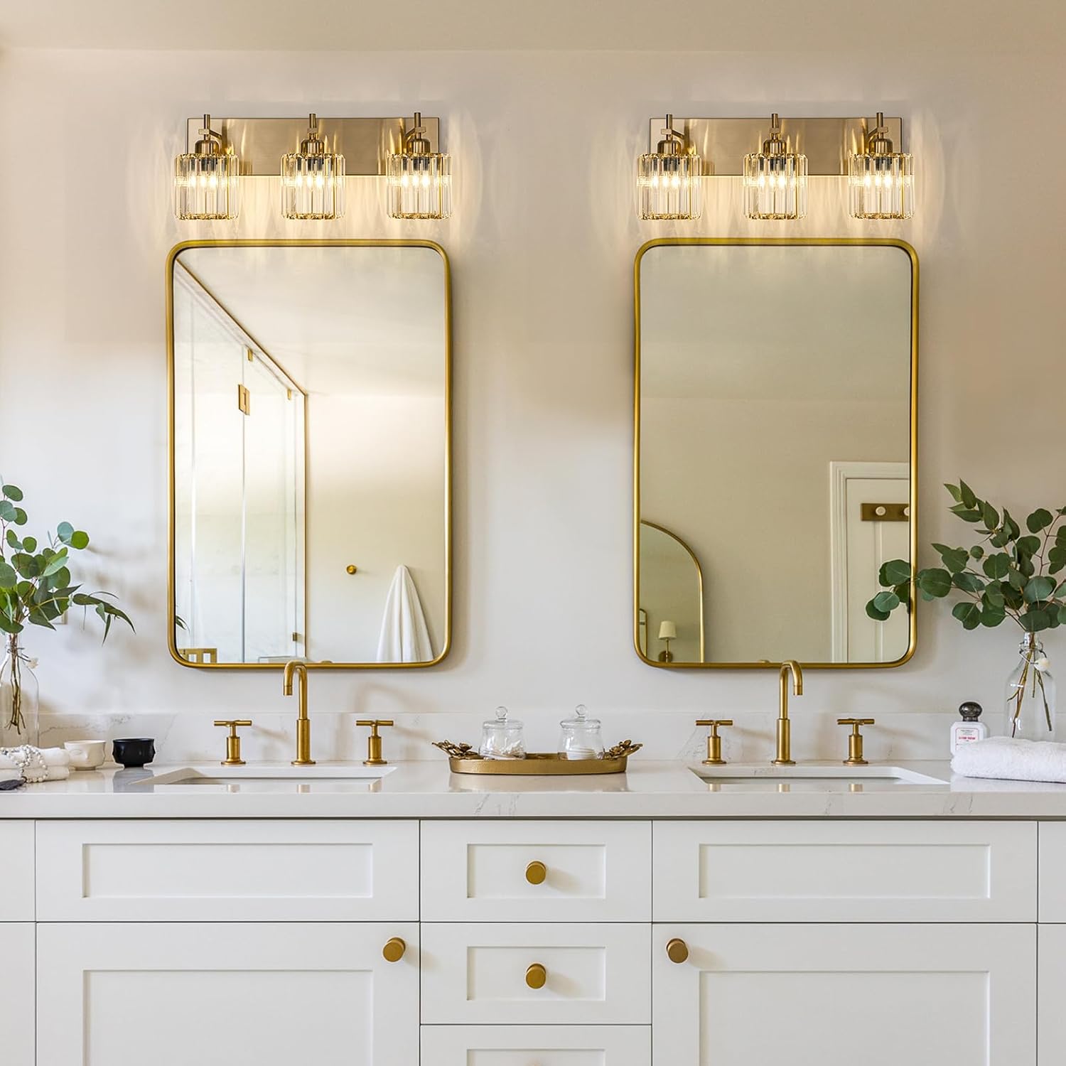 Modern Crystal Bathroom Vanity Lights, Gold 3-Lights Bathroom Light Fixtures Over Mirror, Crystal Wall Lighting with Polished Brass Finish