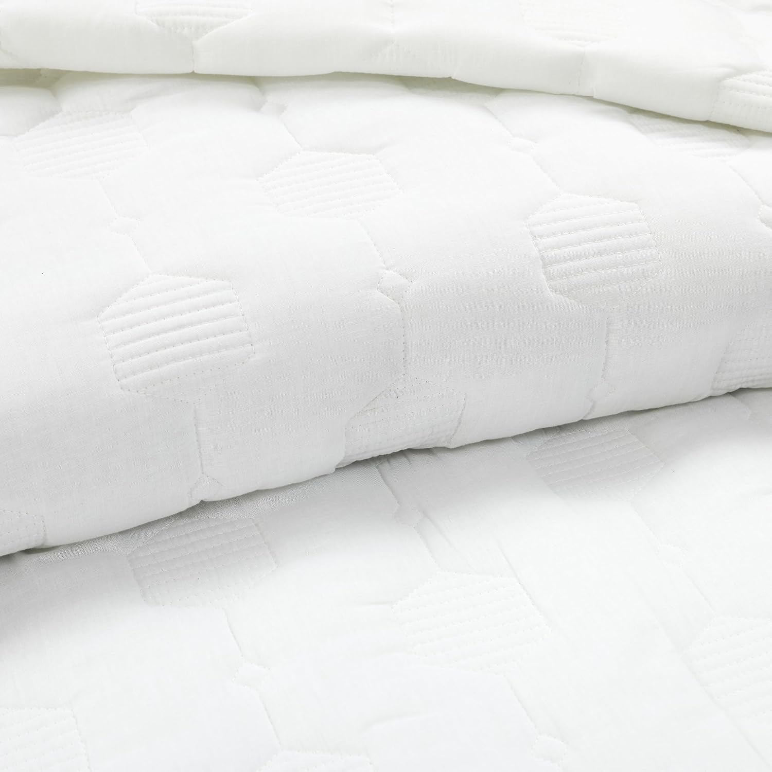 Lush Decor Hexagon Honeycomb Embroidered Textured Cotton Quilt 3 Piece Set Full/Queen White - Bedding Set - Geometric White Quilt - Minimalist Modern Decor