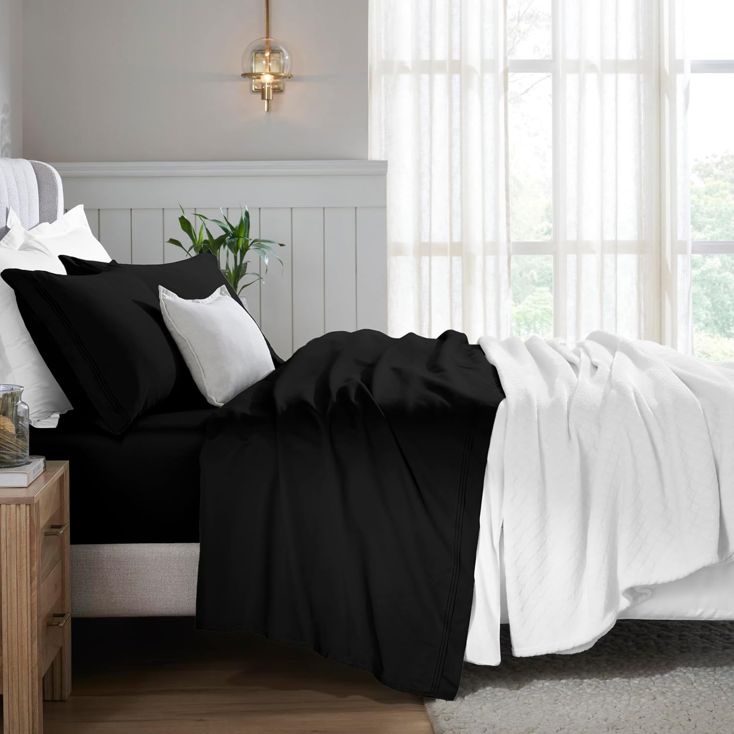 Superior Egyptian Cotton 3 Piece Sheet Set, 650 Thread Count, Modern Design, Sustainable Sheets, Ultra-Soft Basics, Solid, Deep Pocket Fitted Sheet, Flat Sheet, Pillowcase, Twin XL, Black