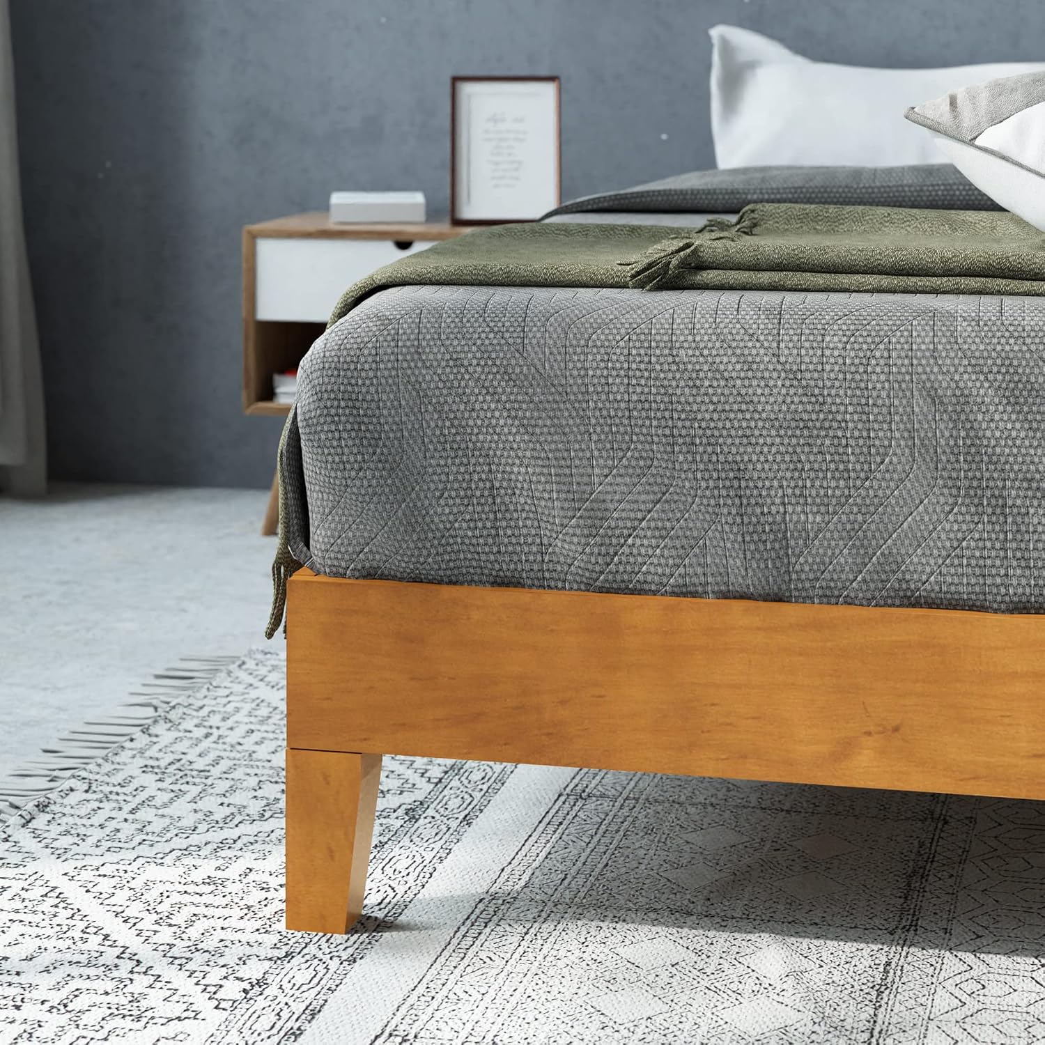 Zinus 12 Inch Deluxe Wood Platform Bed / No Boxspring Needed / Wood Slat Support / Rustic Pine Finish, Queen (OLB-PWPBBO-12Q)