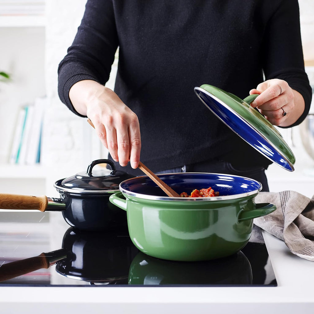BK Indigo Dutch Heritage Round German Enamelled Casserole with Lid with PFAS-Free Ceramic Non-Stick Coating, 26 cm/5.2 Litre, Induction, Dishwasher Safe, Oven Safe, Green