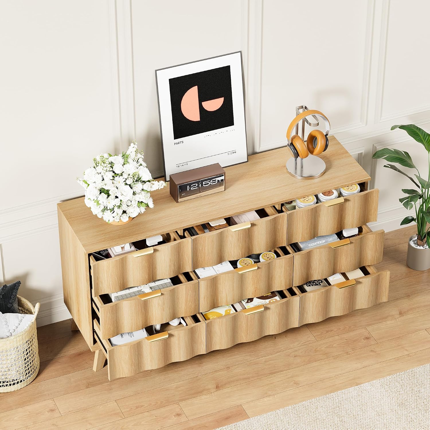 9 Drawer Dresser, Modern Fluted Storage Dresser with Deep Drawers and Metal Handles, Wood Chest of Drawers Storage Organizer for Bedroom, Living Room, Hallway (Natural)