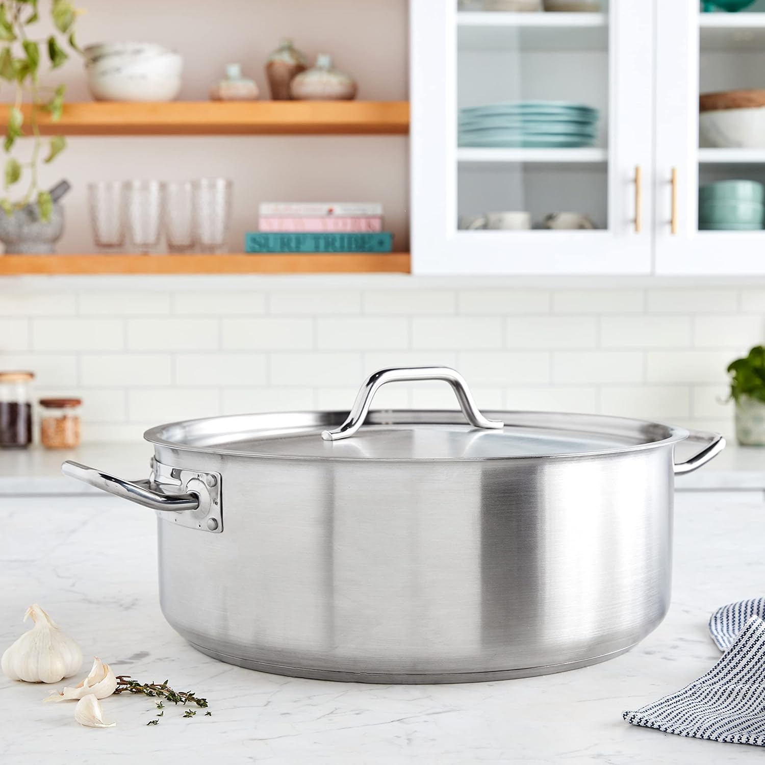 Winco Commercial-Grade Stainless Steel Brazier with Lid, 20 Quart