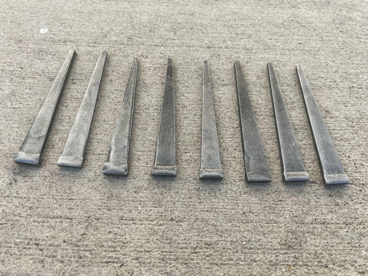Sandbaggy 3 inch (10D) Square Cut Masonry Nails for Concrete, Brick, Mortar - 1/2' Wide Flat Heads - Construction, Cement, Brick Walls (9500)