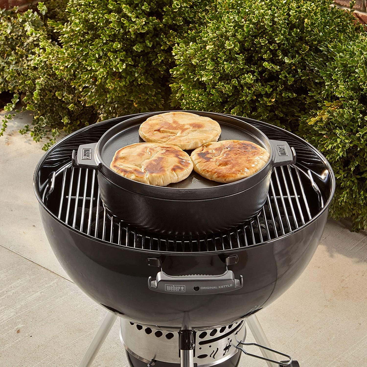 Weber Duo Dutch Oven, 7.25 Qt – Multi-Purpose Porcelain‑Enameled Cast‑Iron Dutch Oven & Flat‑Top Griddle-Style Lid