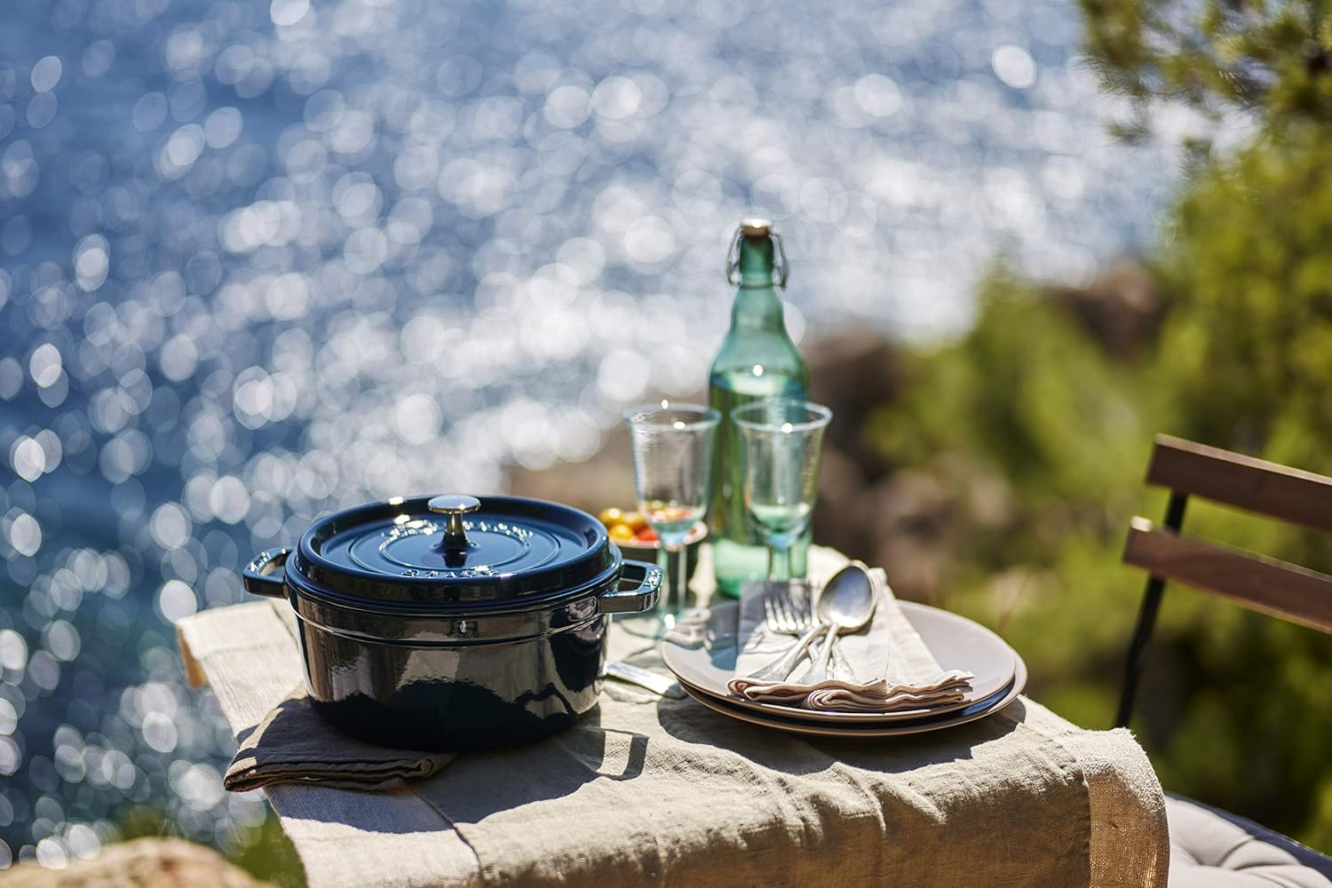 STAUB Cast Iron Roaster/Cocotte, Round, 20 cm, 2.24 L, La Mer