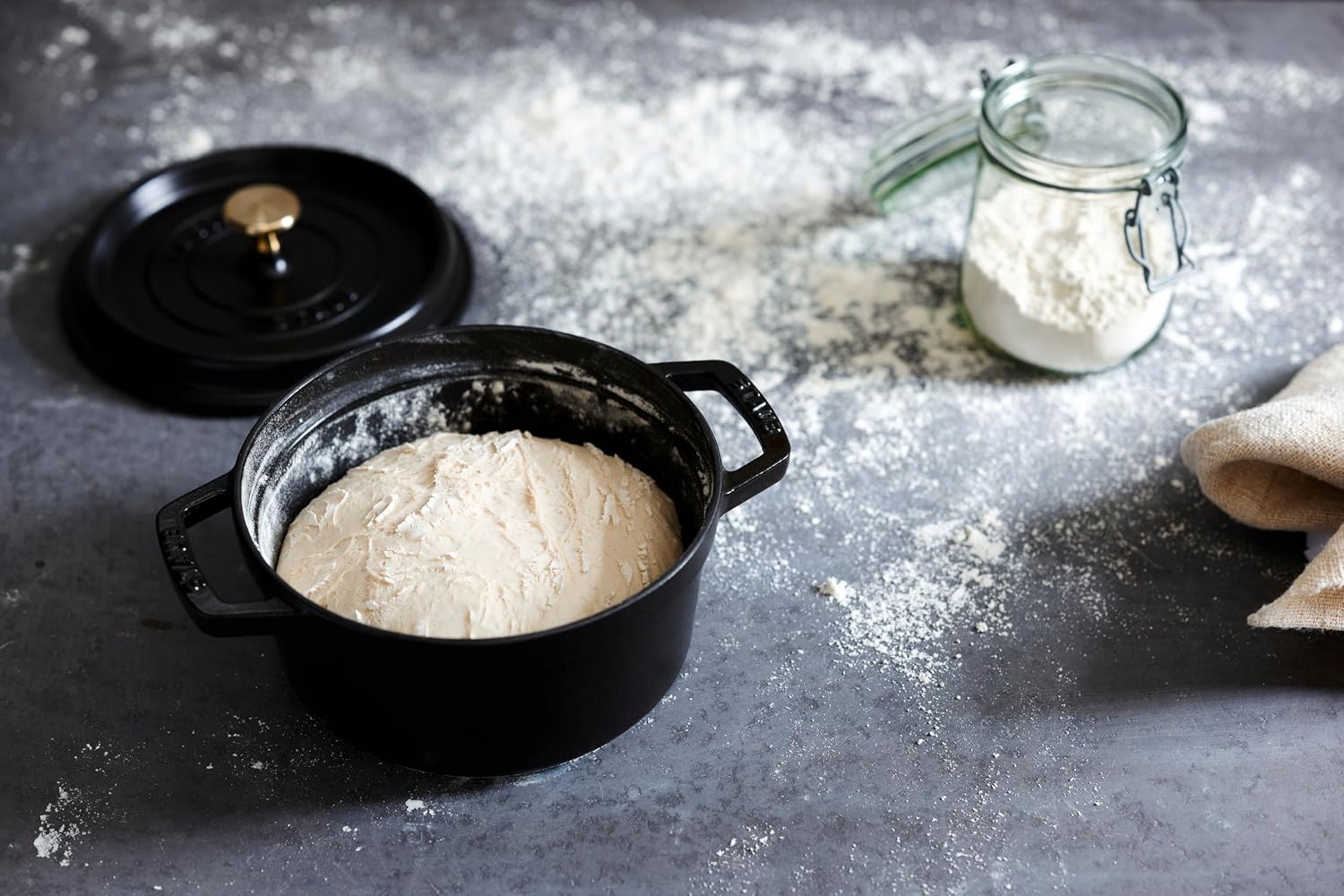 Staub La Cocotte Round 40509-476 Pico Cocotte Round Black 5.5 inches (14 cm) Small, Both Handed Casting, Enameled Pot, Induction Compatible, Japanese Authentic Product