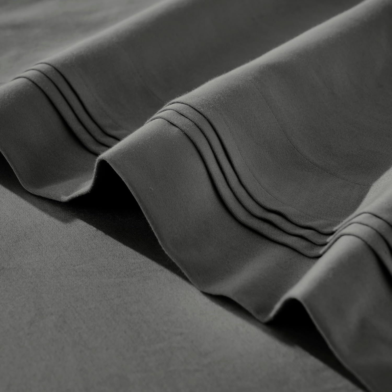 Superior Egyptian Cotton 4 Piece Sheet Set, 650 Thread Count, Modern Design, Sustainable Sheets, Ultra-Soft Basics, Solid, Deep Pocket Fitted Sheet, Flat Sheet, Pillowcases, King, Grey