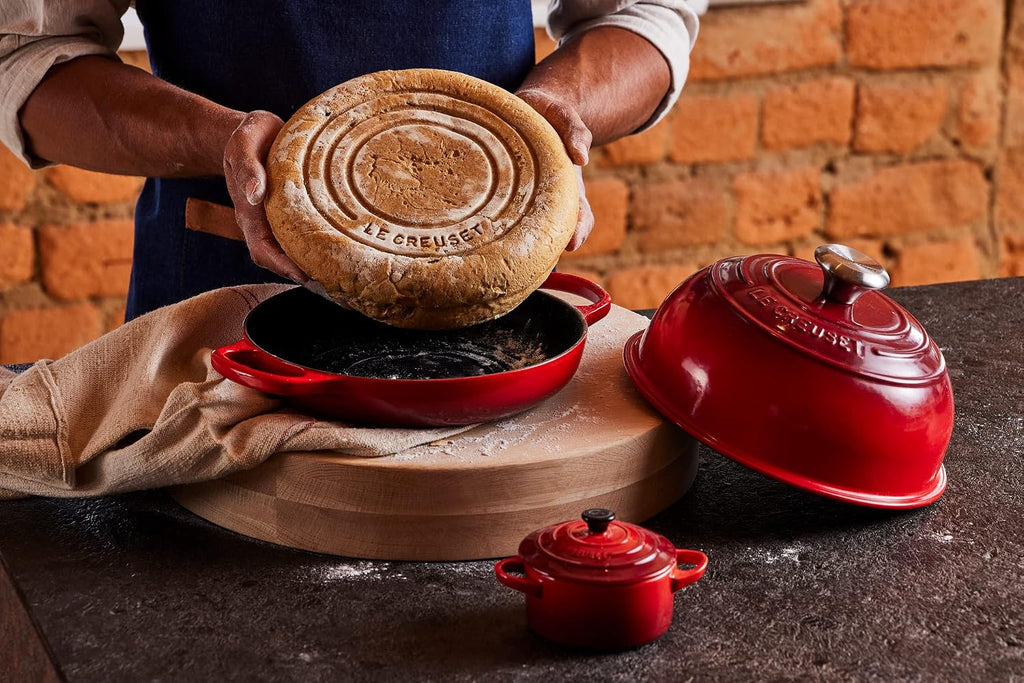 Le Creuset Enameled Cast Iron Signature Round Bread Oven, 9.5 inch, Shallot