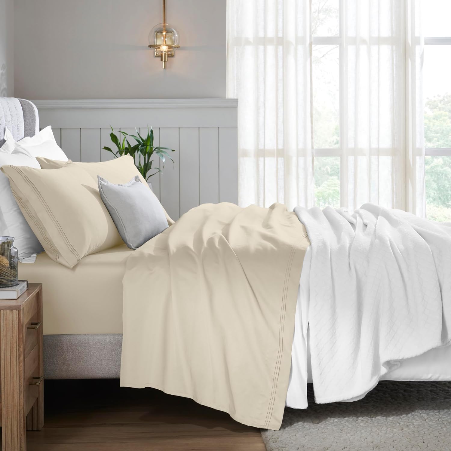 Superior Egyptian Cotton 4 Piece Sheet Set, 650 Thread Count, Modern Design, Sustainable Sheets, Ultra-Soft Basics, Solid, Deep Pocket Fitted Sheet, Flat Sheet, Pillowcases, King, Ivory