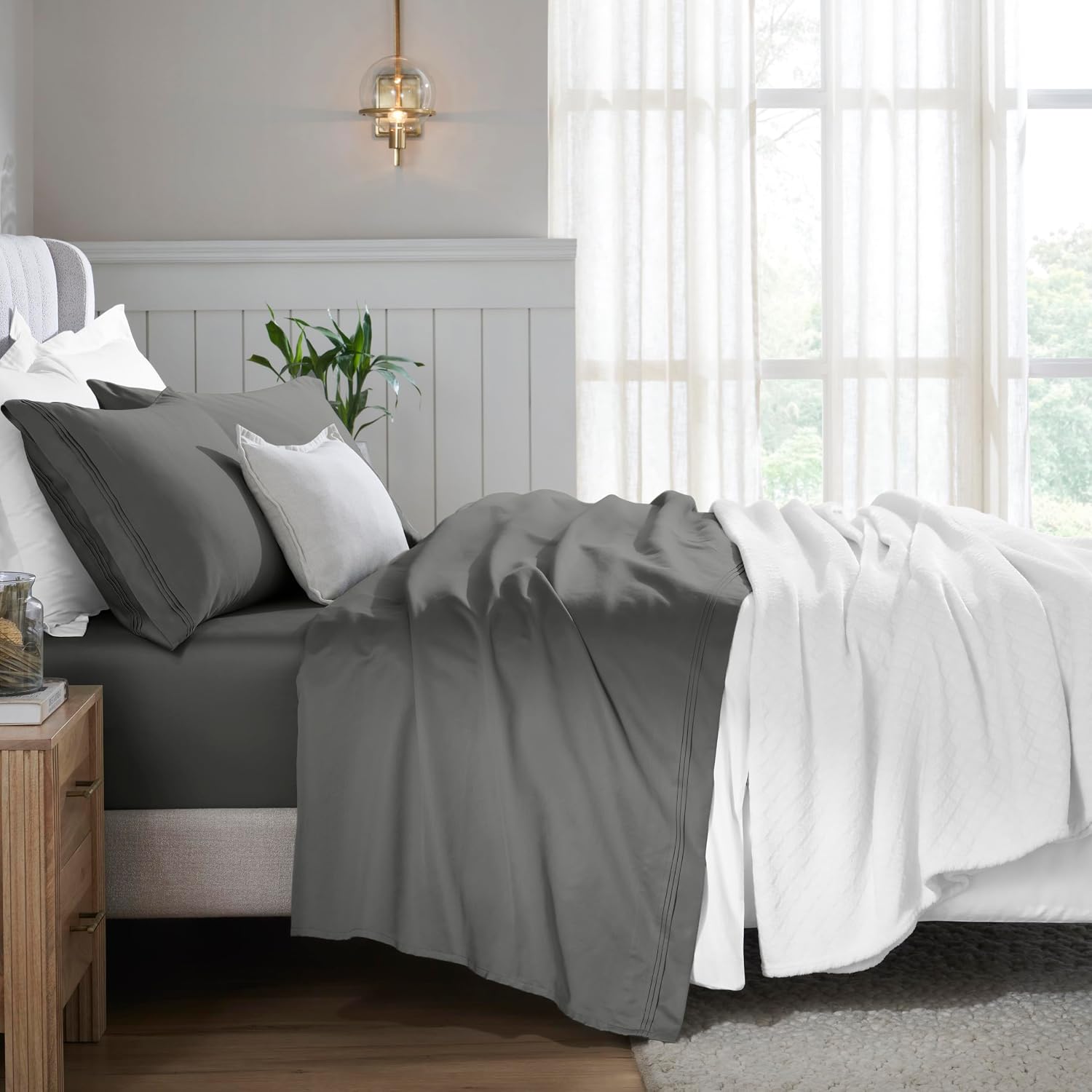 Superior Egyptian Cotton 4 Piece Sheet Set, 650 Thread Count, Modern Design, Sustainable Sheets, Ultra-Soft Basics, Solid, Deep Pocket Fitted Sheet, Flat Sheet, Pillowcases, King, Grey