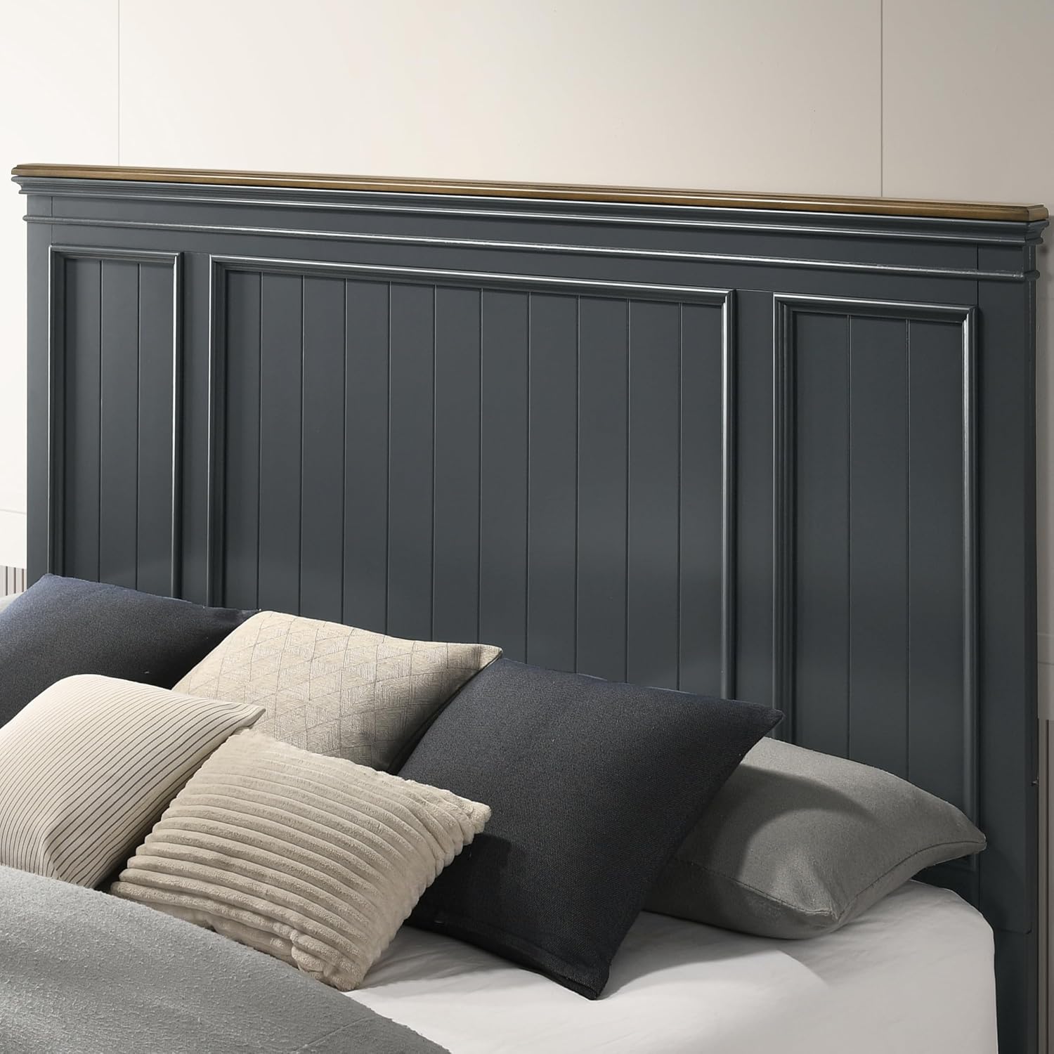 Roundhill Furniture Riverton Wood Bedroom Set with Shiplap Panel Queen Bed, Dresser, Mirror, and Two Nightstands in Slate Blue