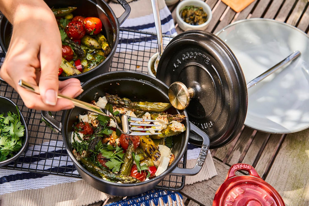 Staub La Cocotte Round 40509-480 'Pico Cocotte Round, Black, 6.3 inches (16 cm), Small, Two-Handed, Casting, Enameled Pot, Waterless Cooking, Induction Compatible