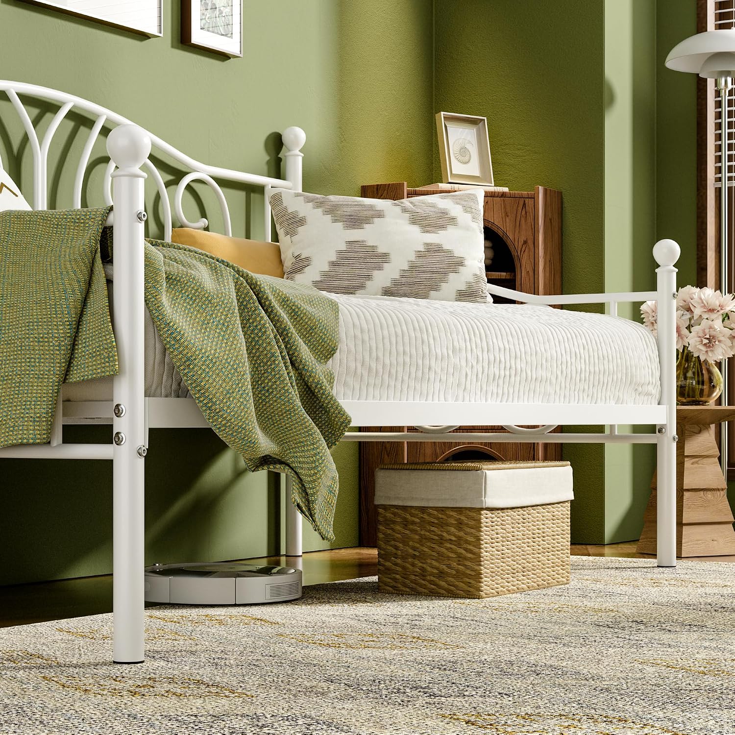 VECELO Metal Daybed Frame Multifunctional Platform Bed Sofa Mattress Foundation with Deluxe Headboard, Twin, White