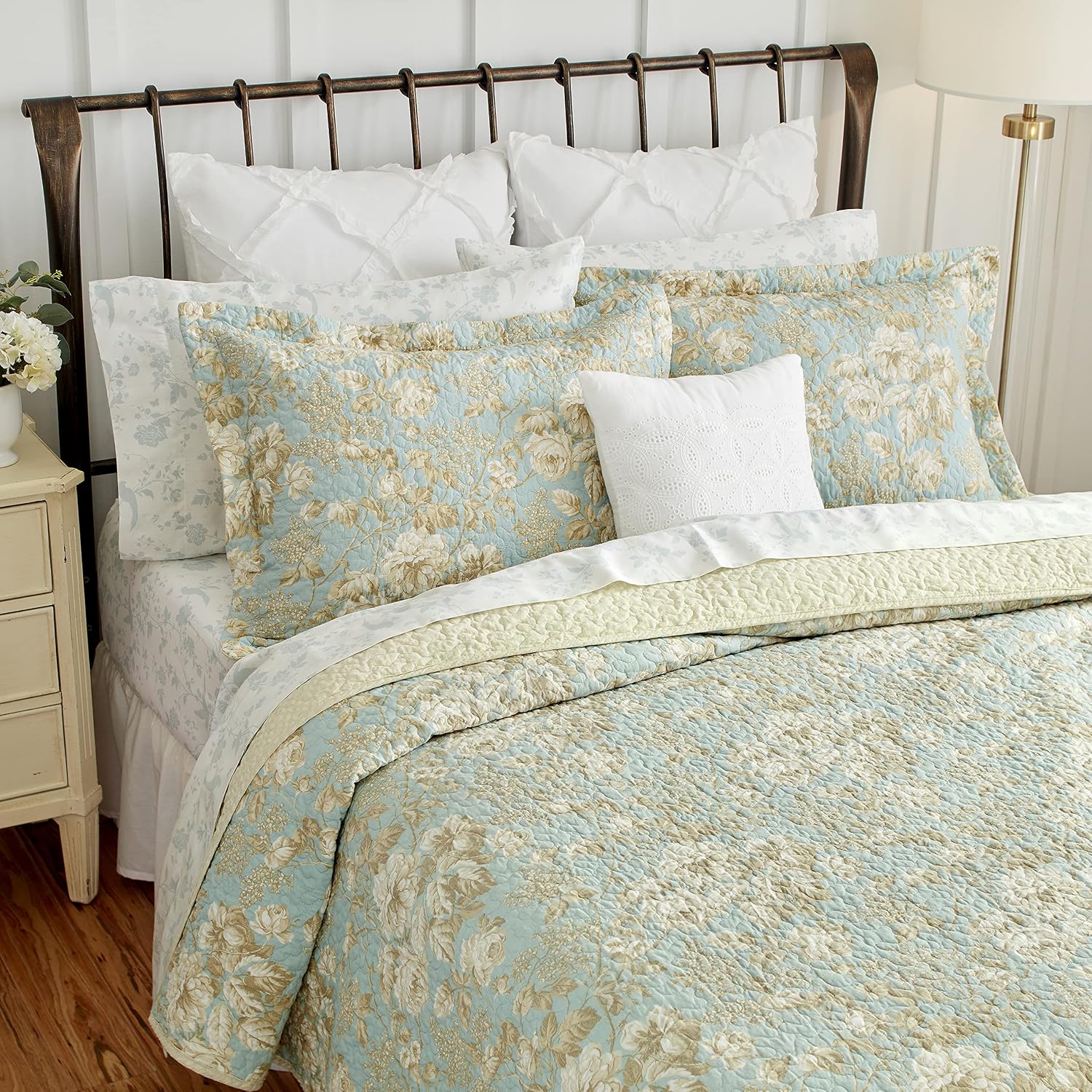Laura Ashley Home - King Quilt Set, Cotton Reversible Bedding with Matching Shams, Bedroom Decor Ideal for All Seasons (Brompton Green, King)